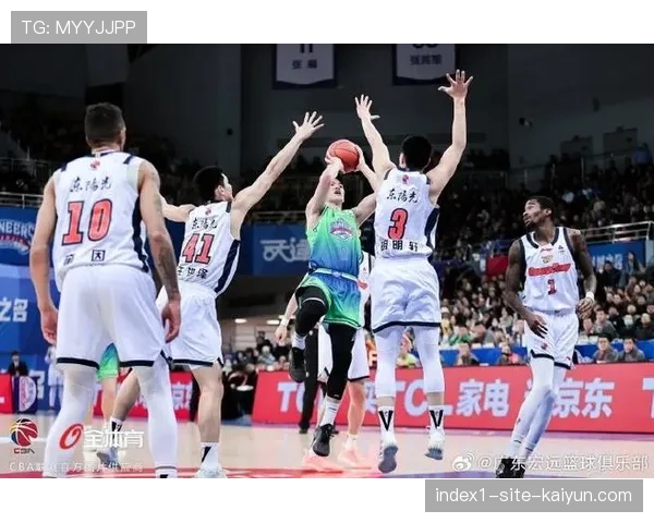 广东东阳光内线薄弱问题暴露 对阵北京篮板遭压制 广东东阳光内线薄弱问题暴露 对阵北京篮板遭压制
